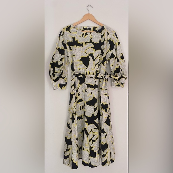 NATORI Misty Floral Cotton
Boatneck Black and White Dress - Picture 5 of 8